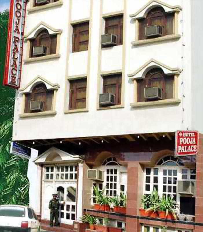 Hotel Pooja Palace Yeni Delhi Dış mekan fotoğraf