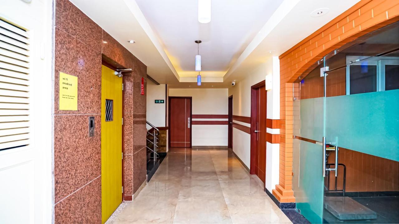 Hotel Pooja Palace Yeni Delhi Dış mekan fotoğraf