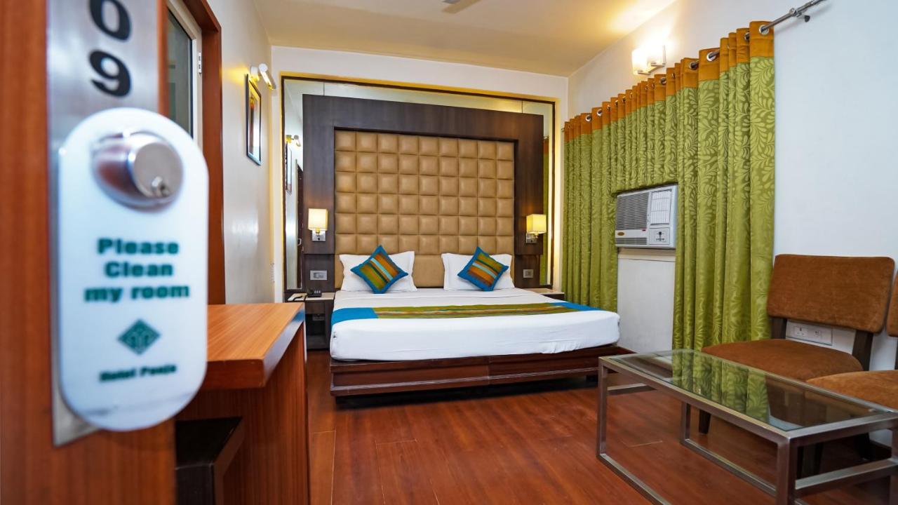 Hotel Pooja Palace Yeni Delhi Dış mekan fotoğraf