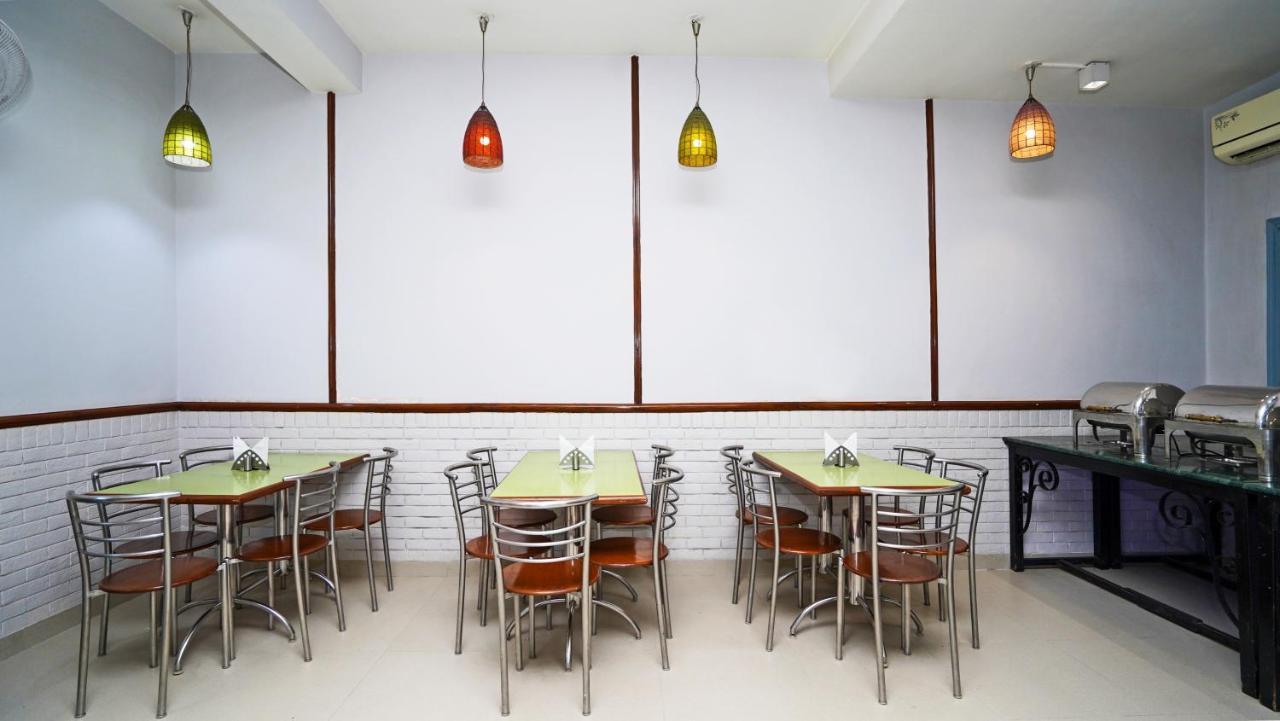 Hotel Pooja Palace Yeni Delhi Dış mekan fotoğraf