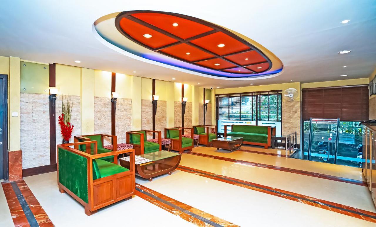 Hotel Pooja Palace Yeni Delhi Dış mekan fotoğraf